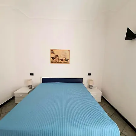 House Apartment *